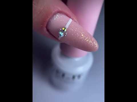 Aurora Flakes Non Wipe Top Coat 15ml – video by GEL.IT.UP